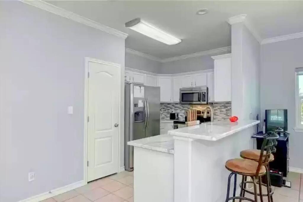 Spacious Home, Short Walk To Beach, Heated Pool! Corpus Christi Exterior photo