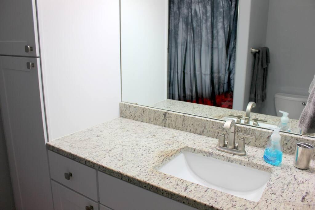 Spacious Home, Short Walk To Beach, Heated Pool! Corpus Christi Exterior photo